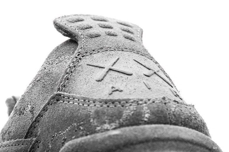 Air 4 Jordan 930155-003  Retro Kaws 0831